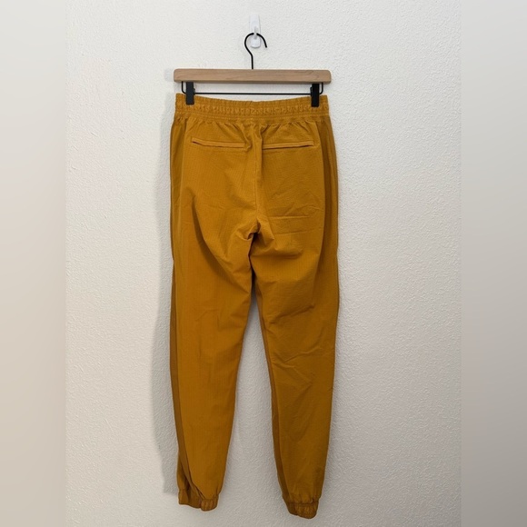 ATHLETA Textured Brooklyn High Rise Ankle Jogger Pants in Tuscan Gold Size 2 - Picture 8 of 15